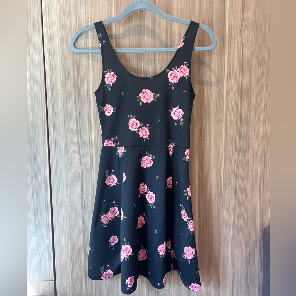 NWT Black and Pink Roses Dress, size 4